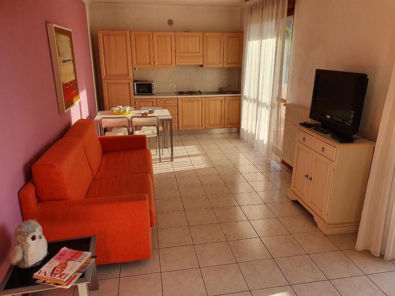 One-Bedroom Apartment,1353238759:JPEG